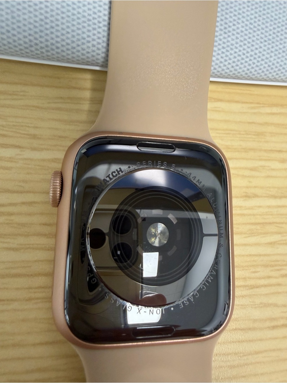 Apple Watch Series 5 44 mm Rose Gold - Picture 2 of 7